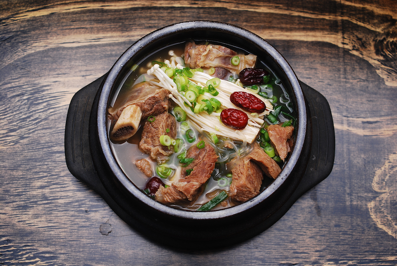 Súp xương bò hầm Seolleongtang