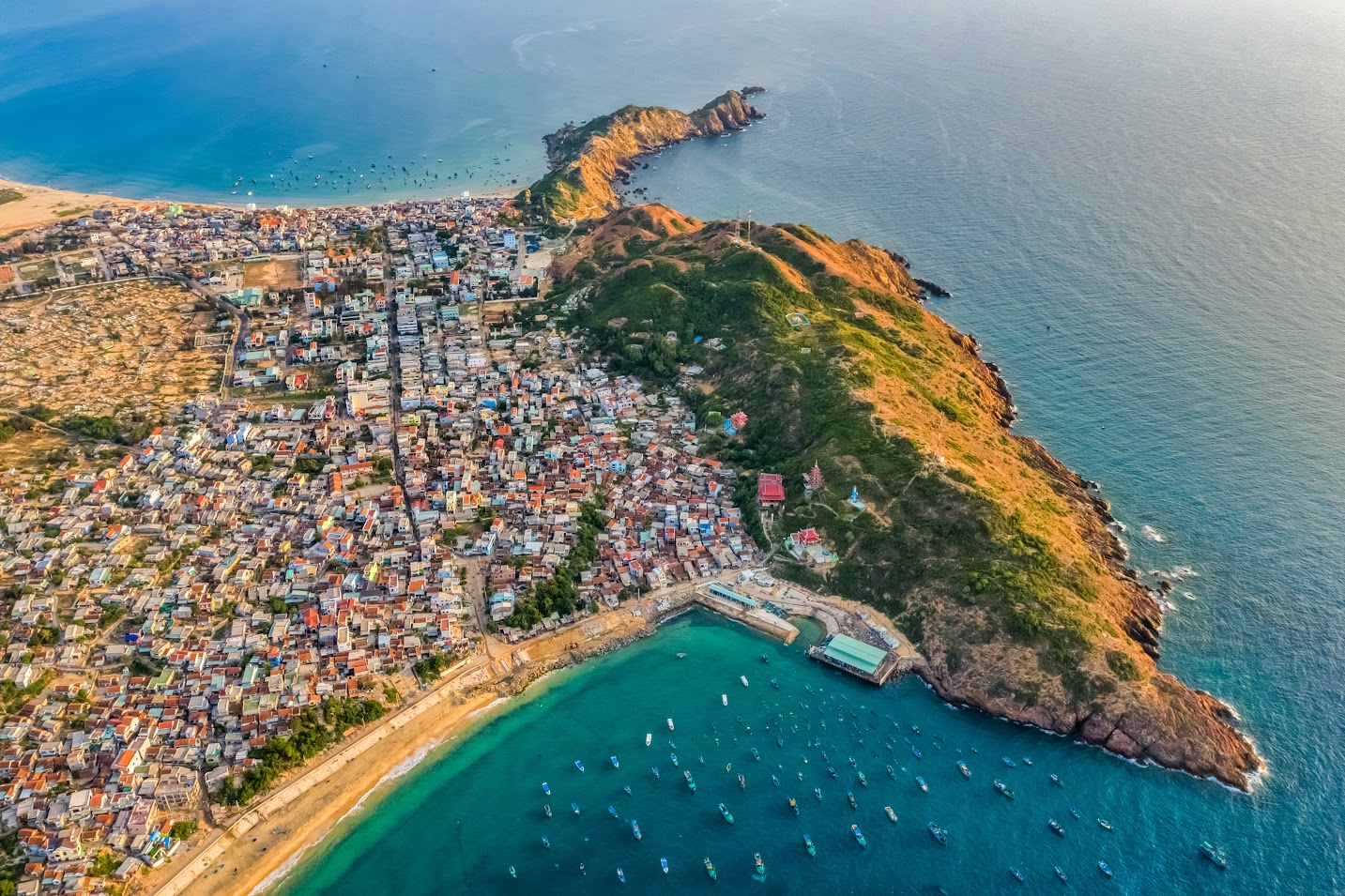 被Ky Co海包圍的Nhon Ly島