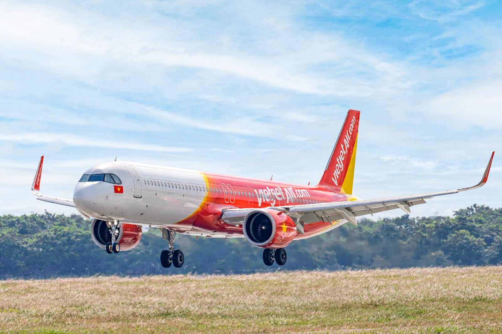 Double Day 2/2: Vietjet offers up to 100% off tickets, enjoy your spring trips in 2026
