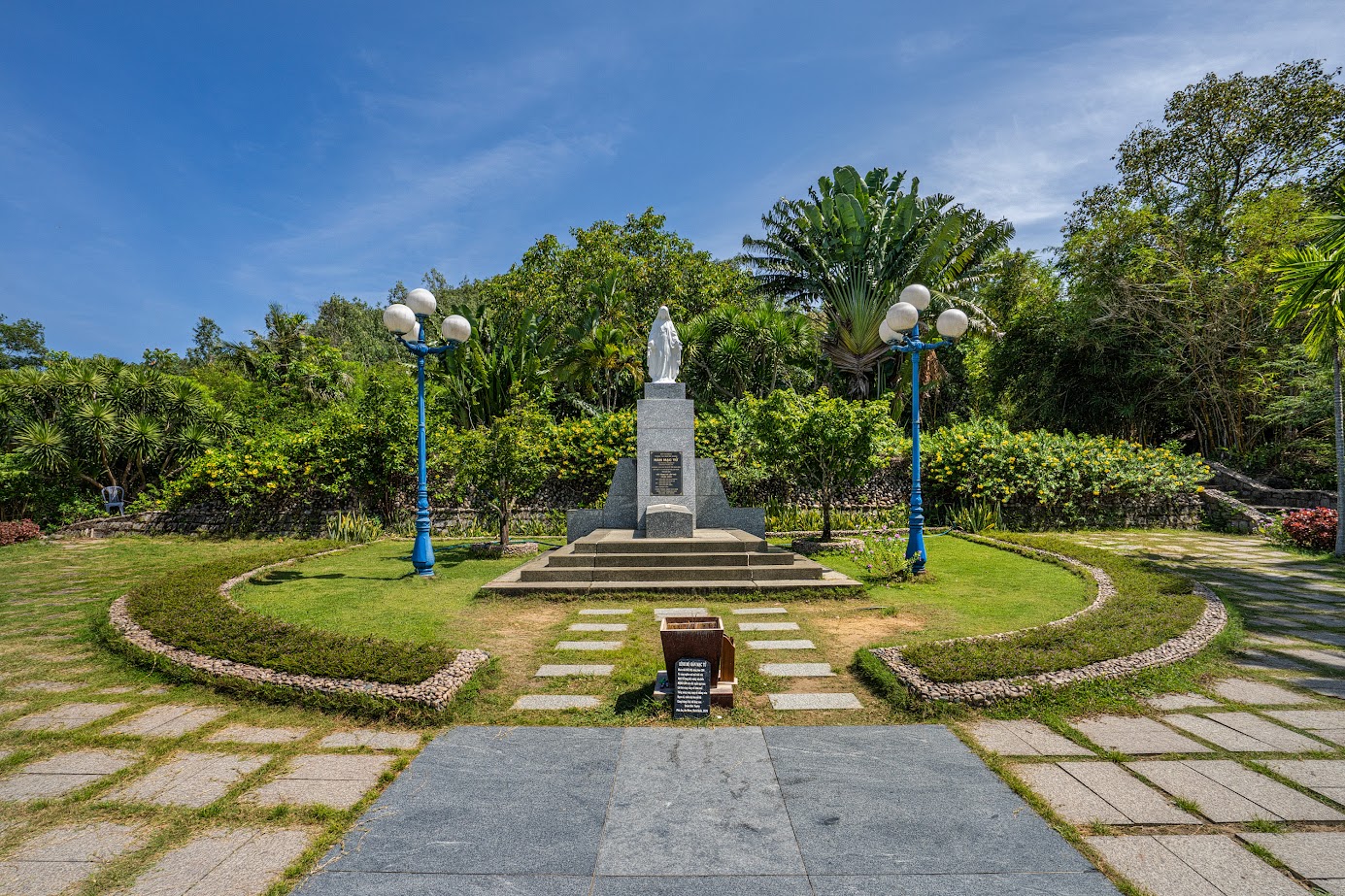 Thi Nhan Hill 的 Han Mac Tu 墓