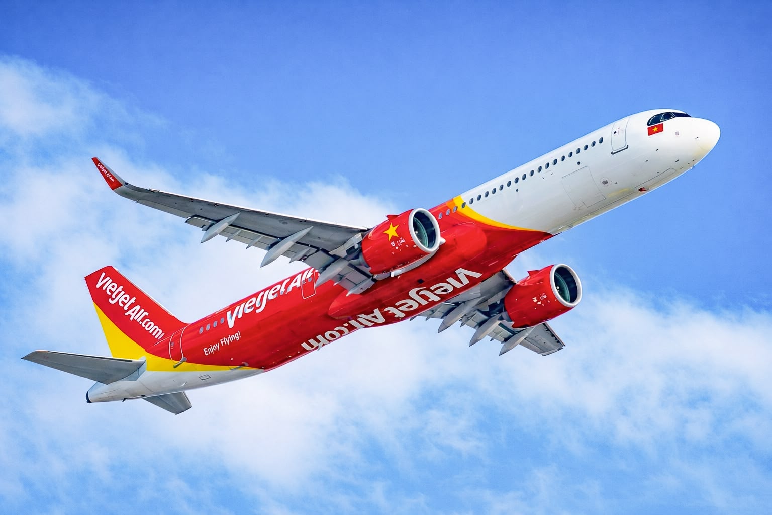 Vietjet offers 100% off tickets to celebrate Double Day 4/4
