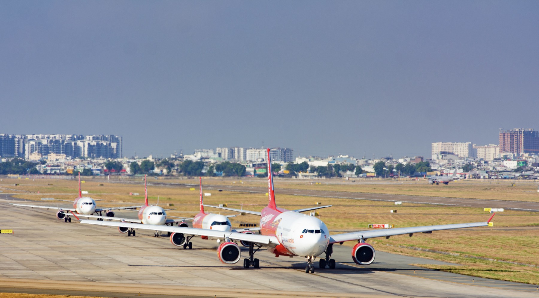 CELEBRATING 10 YEARS FLIGHT OF SMILES IN VINH - BUON MA THUOT ROUTE
