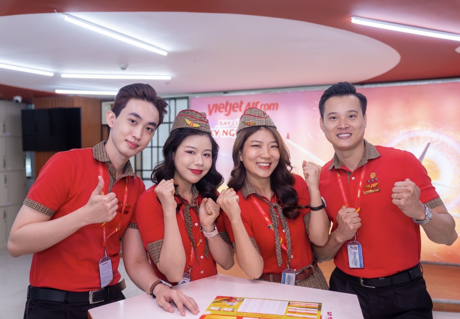 Bay cùng Vietjet, hoà mình vào mùa lễ hội bóng đá sôi động nhất hành tinh
