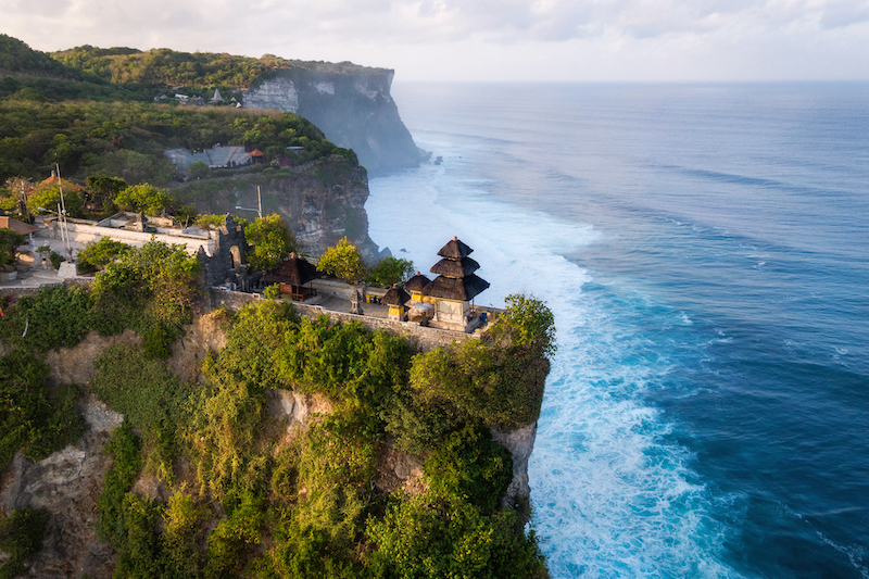 Cảnh bình minh ở đền Uluwatu