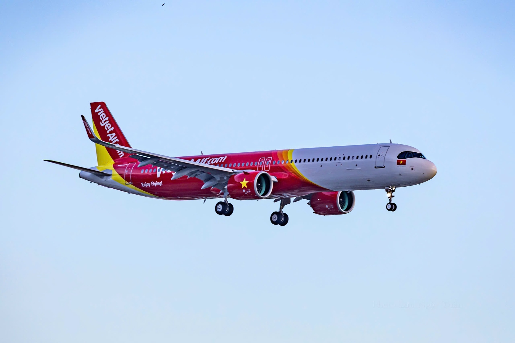 Bay cùng Vietjet, kết nối đam mê