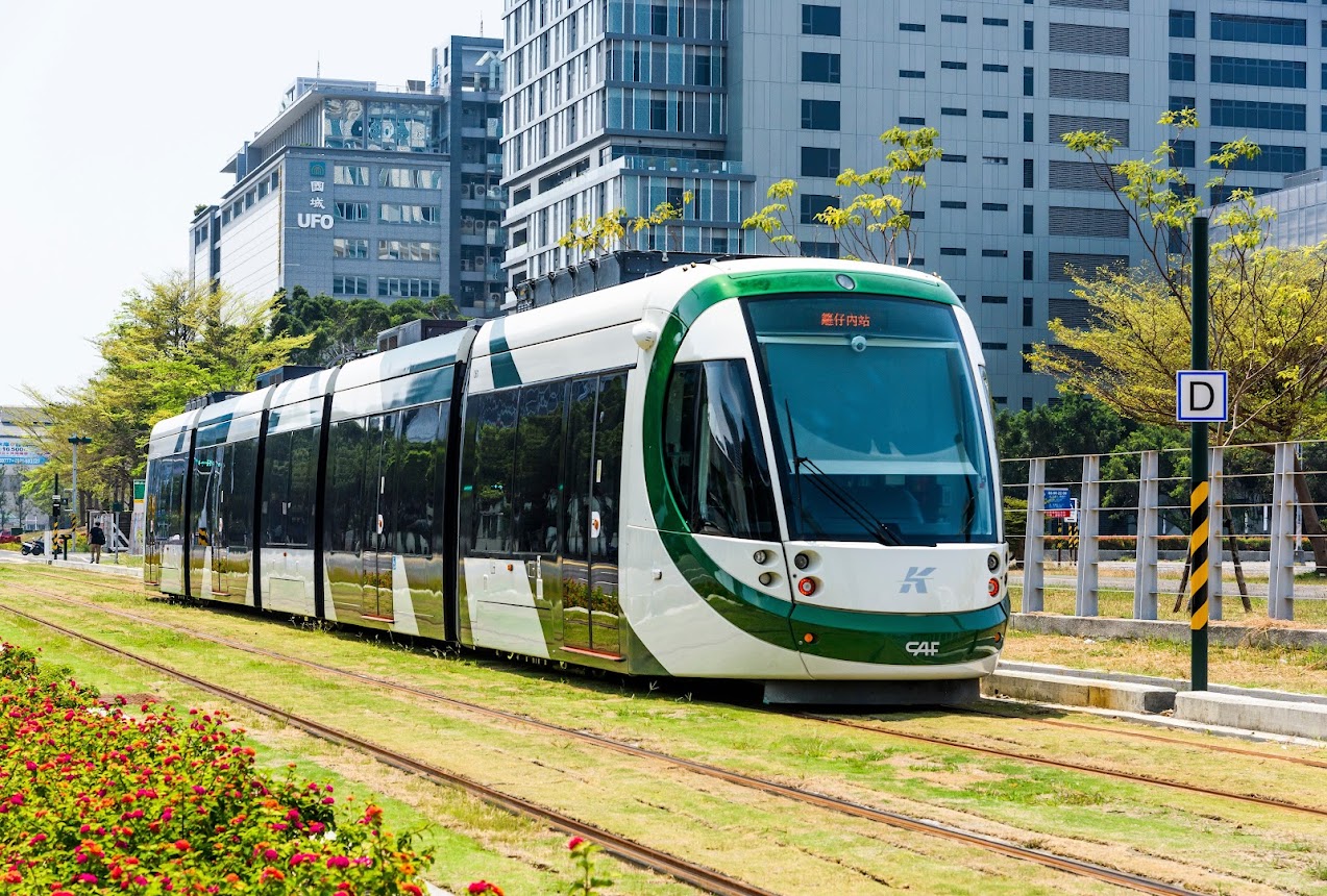 Cao Hung electric train